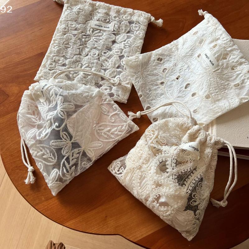 Earphone and Cable Organizer with Drawstring Closure, Multi-purpose Fabric Bag with Vintage Lace Design, Perfect for Travelling