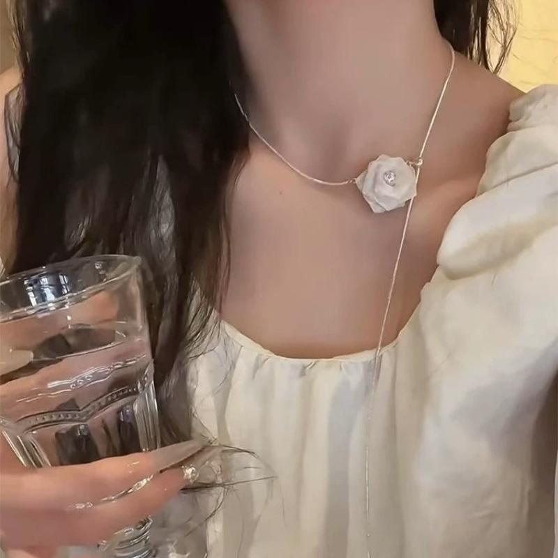 Flash Zircon Mesh Rose Petal Pullable Necklace - Luxurious, Small-Scale, High-End, Elegant Collar Chain Earrings Accessory