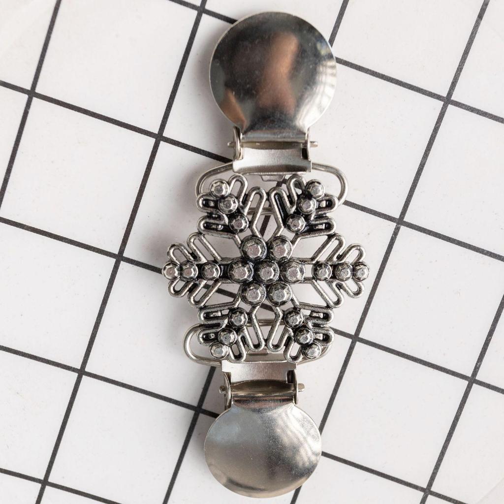 Vintage European & American Shawl Clip: Women's Diamond Sweater, Scarf, Brooch & Collar Alloy Accessories