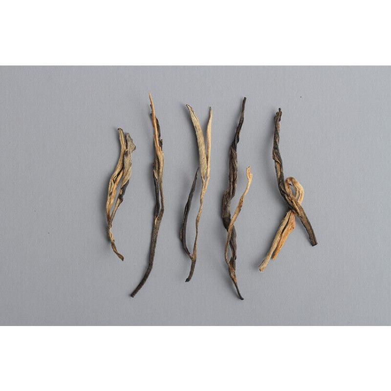 500 g Yunnan Dian Hong 2022JD58 materie primă Ace de pin Un mugur o frunză (Numarul 1)