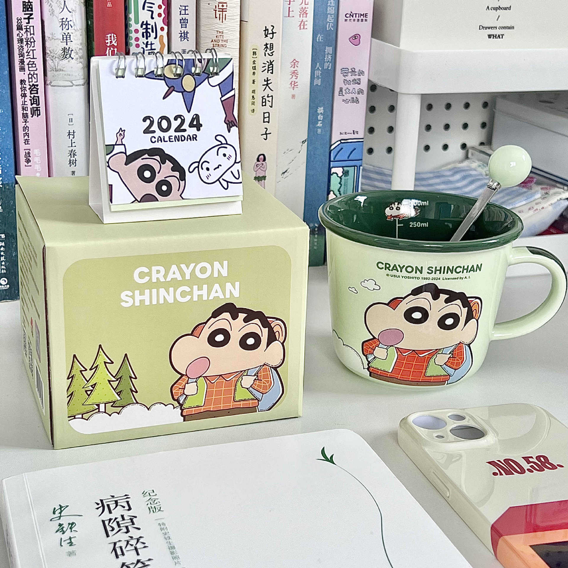 

Кружка керамическая милая Крошка Синь-чан для детей с градуированной шкалой, парная кофейная чашка для завтрака, подарок на день рождения 401-500ml