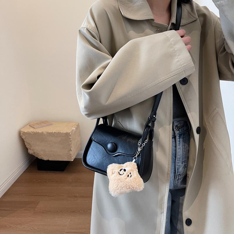 This year, the popular small bag women 2025 new niche design handbag casual retro messenger bag small square bag women