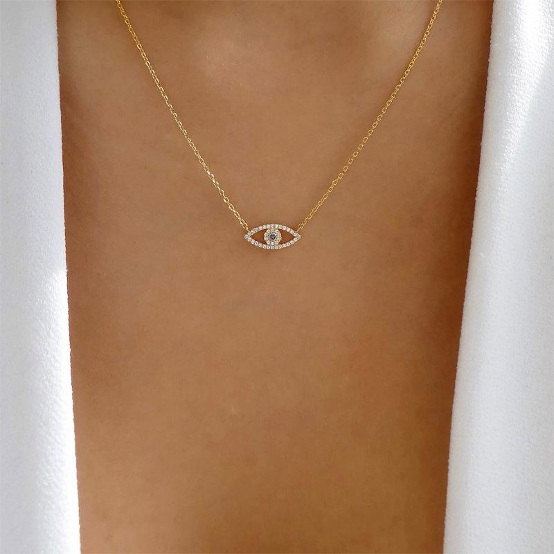 Diamond-encrusted devil s eye necklace, popular in Europe and America, niche light luxury jewelry, women s collarbone chain, simple eye pendant