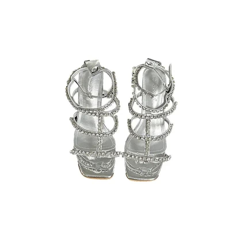 Sexy peep toe čtvercová špička tenký vysoký podpatek pásek s přezkou kolem kotníku dámské sandály stříbrné kamínky T-pásek párty boty