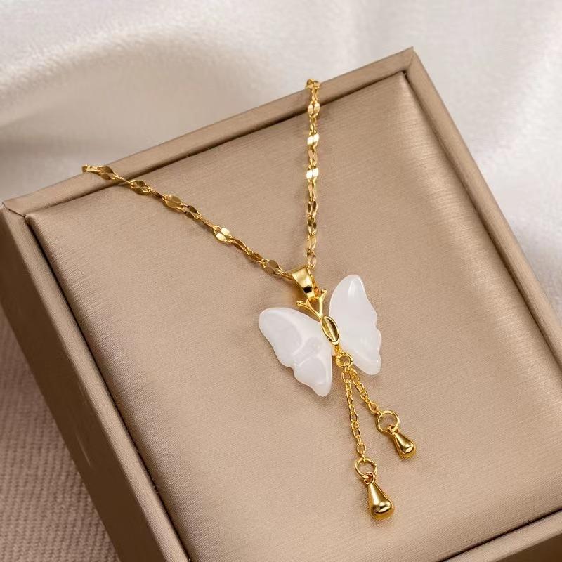 Non-Fading Luxury Maple Leaf Butterfly Clavicle Necklace