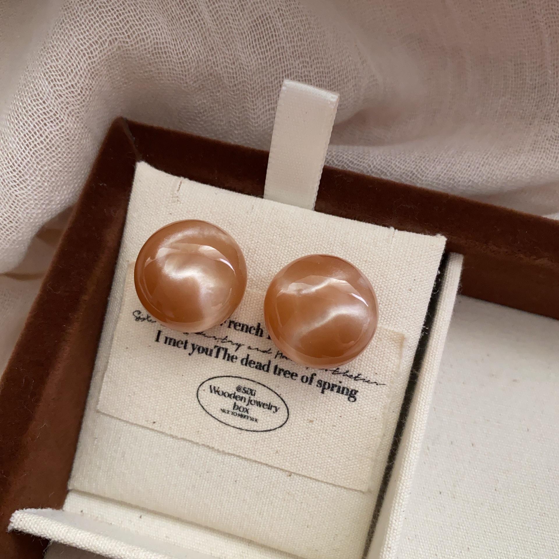 

Spring and summer new colored ball candy stud earrings for women and girls with fresh and cute temperament and fashionable versatile earrings
