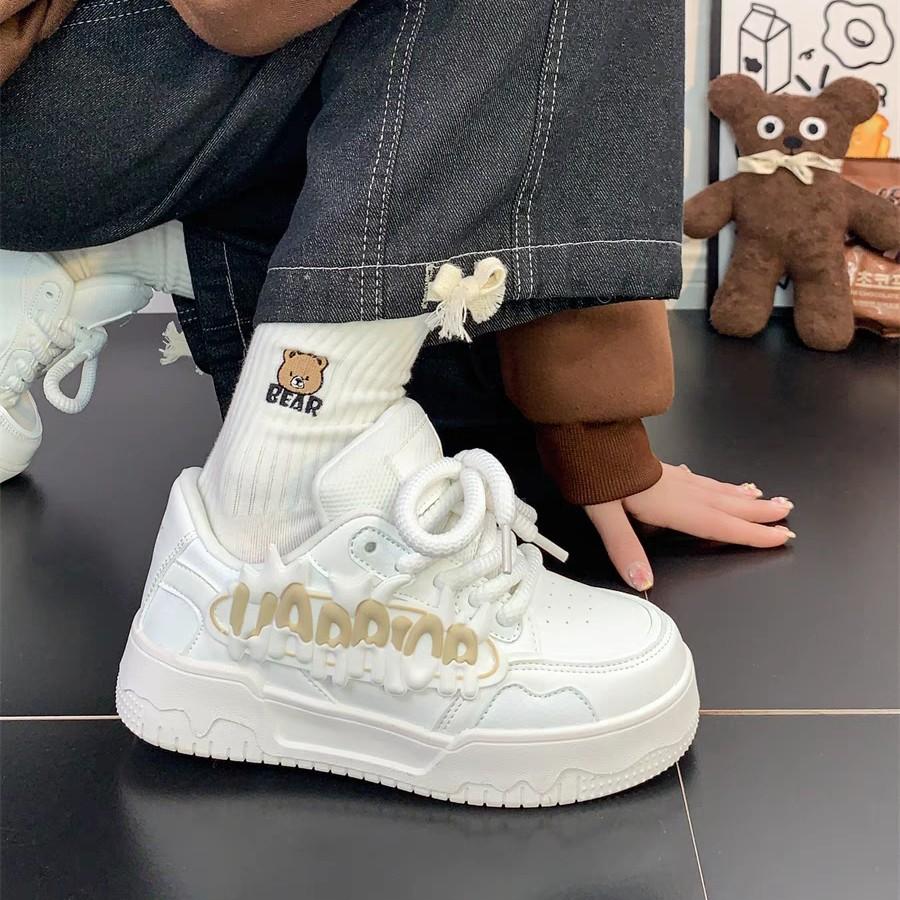 

Thick-soled heightening little white shoes women s 2025 summer new Internet celebrity explosion versatile senior sense lightweight casual sports shoes 40