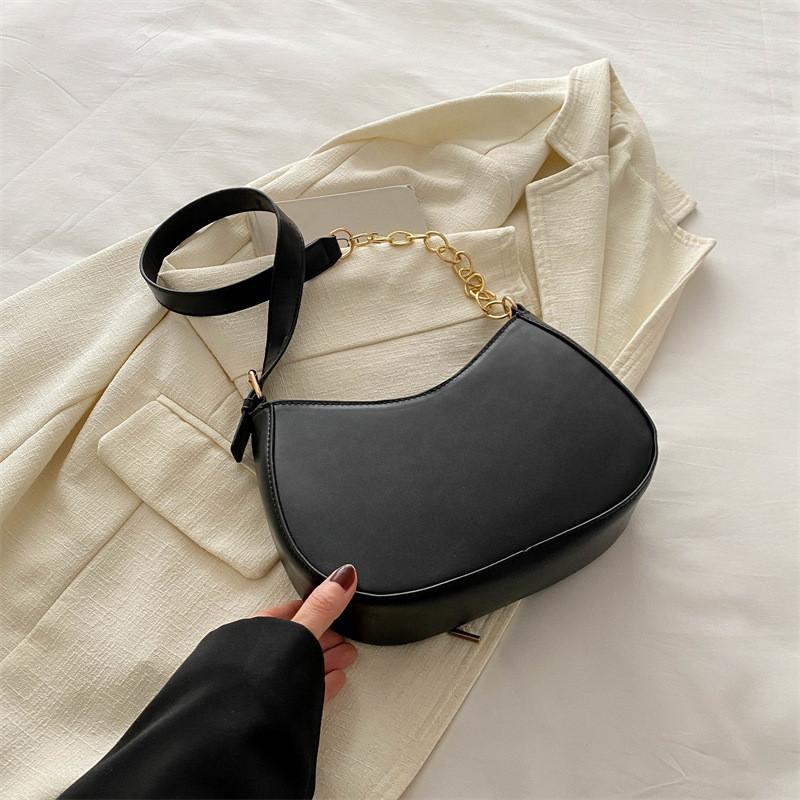 Fashionable Lady s Shoulder Bag With Chic Sewing Detail And Water Dumpling Shape чёрный