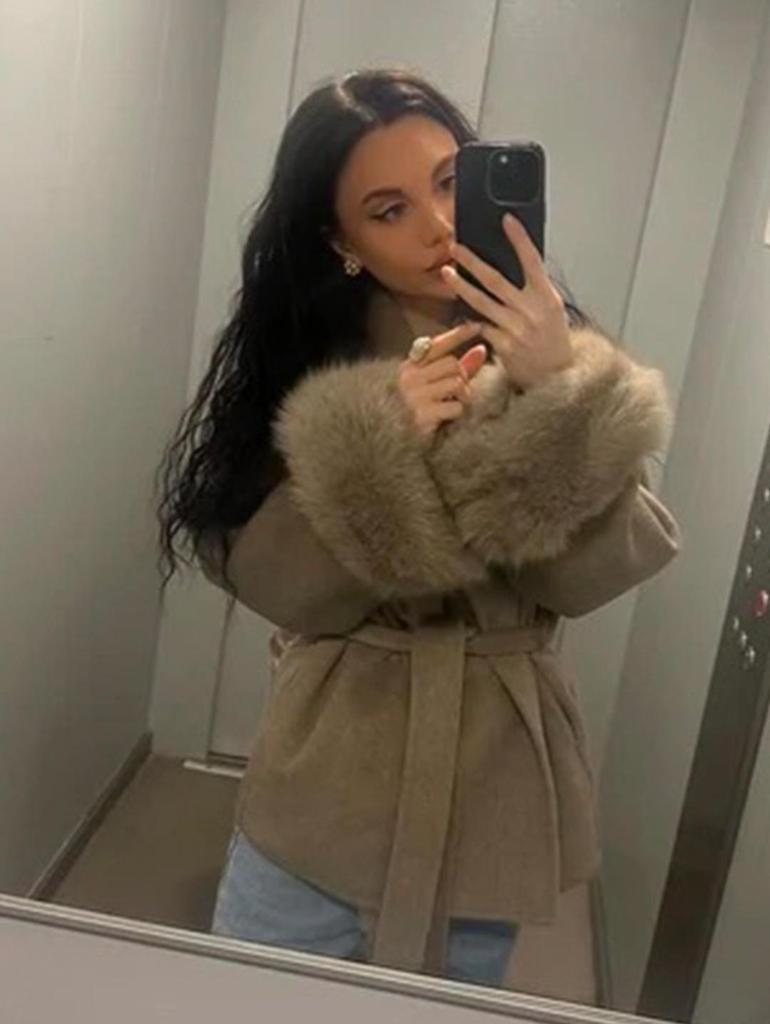 2025 A/W Women's French Tweed Short Coat with Fur Cuffs, V-neck, and Tie-waist - Solid Color.