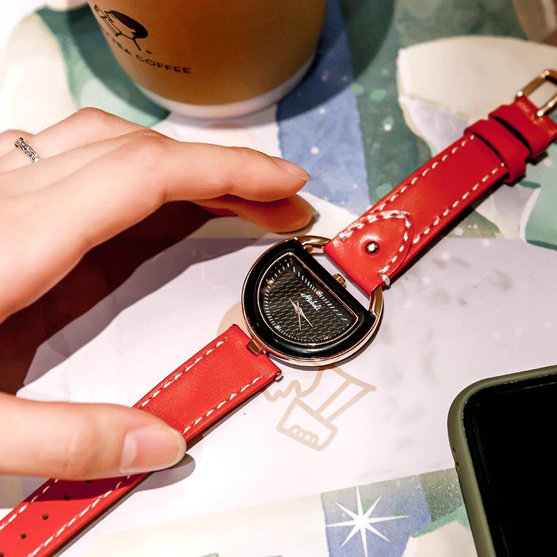 Fashion Trend Cowhide Strap Women'S Watch Retro Temperament Versatile Waterproof Watch Women