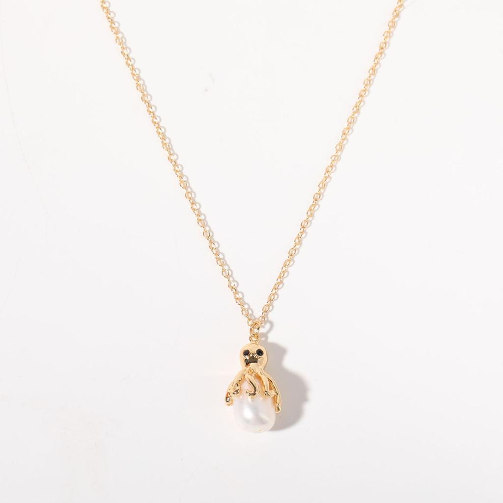 Baroque Little Whale Necklace, Special-Shaped Pearl, Marine Life Pendant, Collarbone Chain, Small Fish Stud Earrings Set, Color Retention.