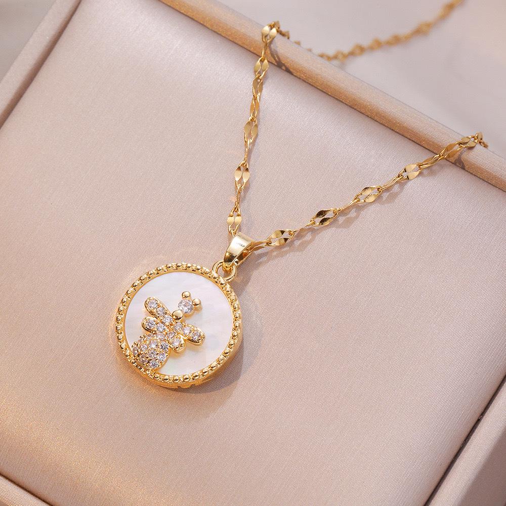 Butterfly Necklace with Color-Retaining Zircon - Fashionable, Versatile Women's Jewelry Accessory.