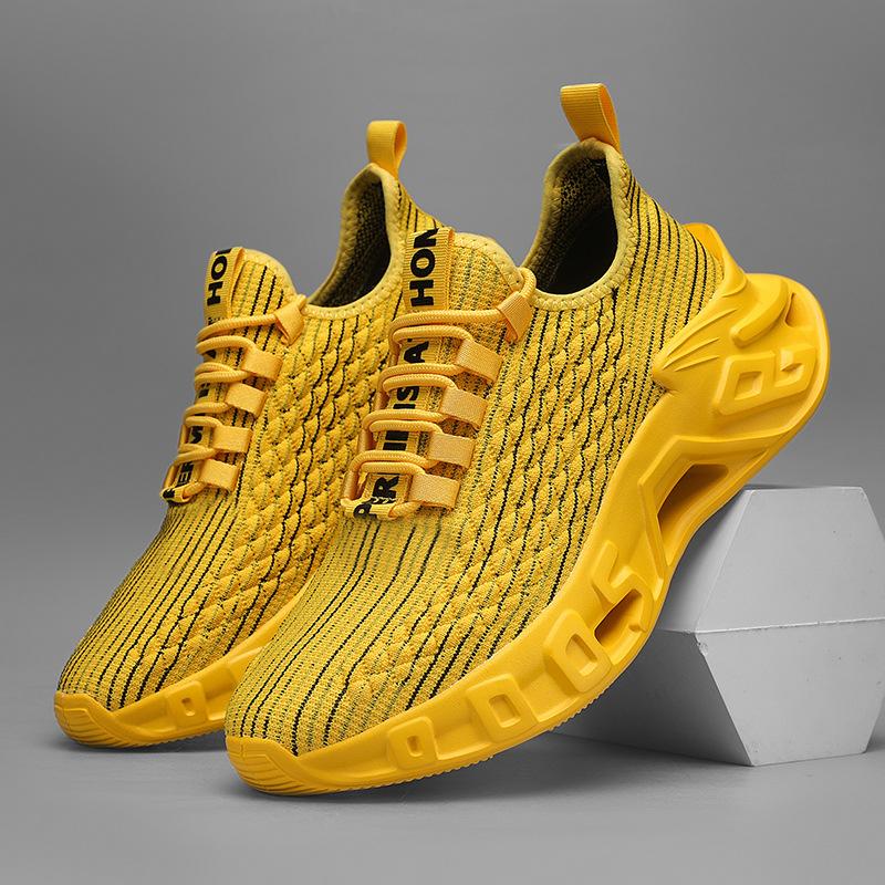 Summer New Men's Sports and Leisure Shoes Mesh Breathable Running Shoes Large Size Flying Woven Fish Scale Shoes