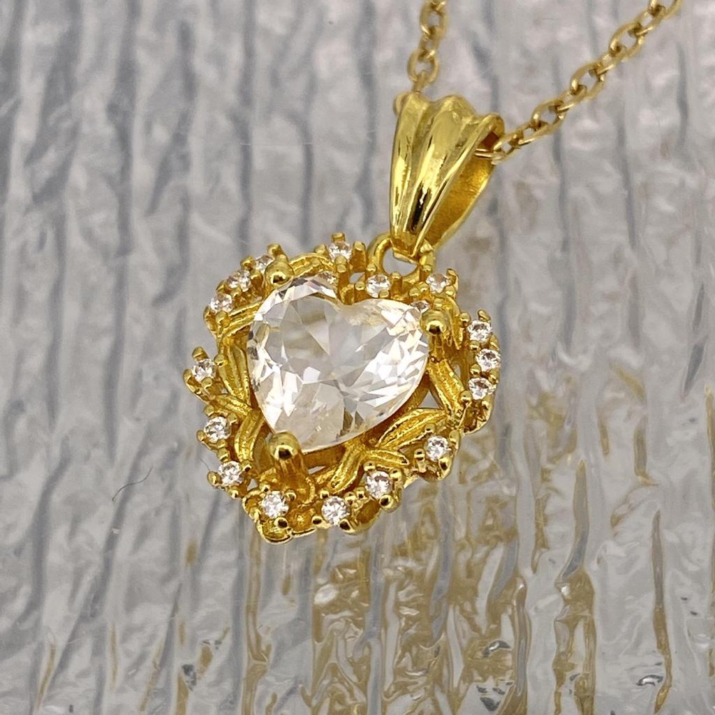 Ciondolo Cuore con Nastro 18k: Lussuosa Catena per Clavicola da Donna con Diamanti Completi Stile Corte