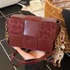 Korean version of niche contrasting color woven small square bag 2025 new versatile retro trend shoulder bag ins messenger women's bag