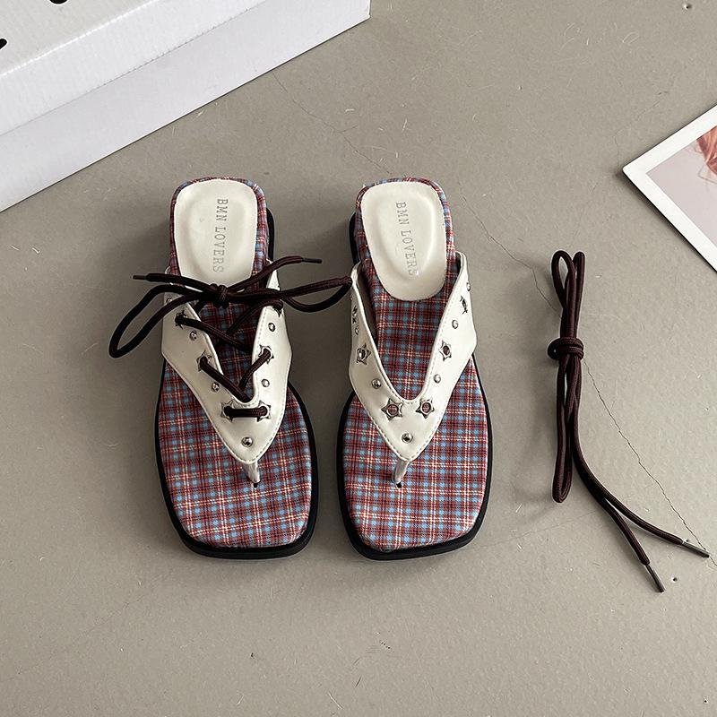 Square head slope heel thick bottom fashion versatile casual flip-flops women's summer new pinched feet beach cool slippers