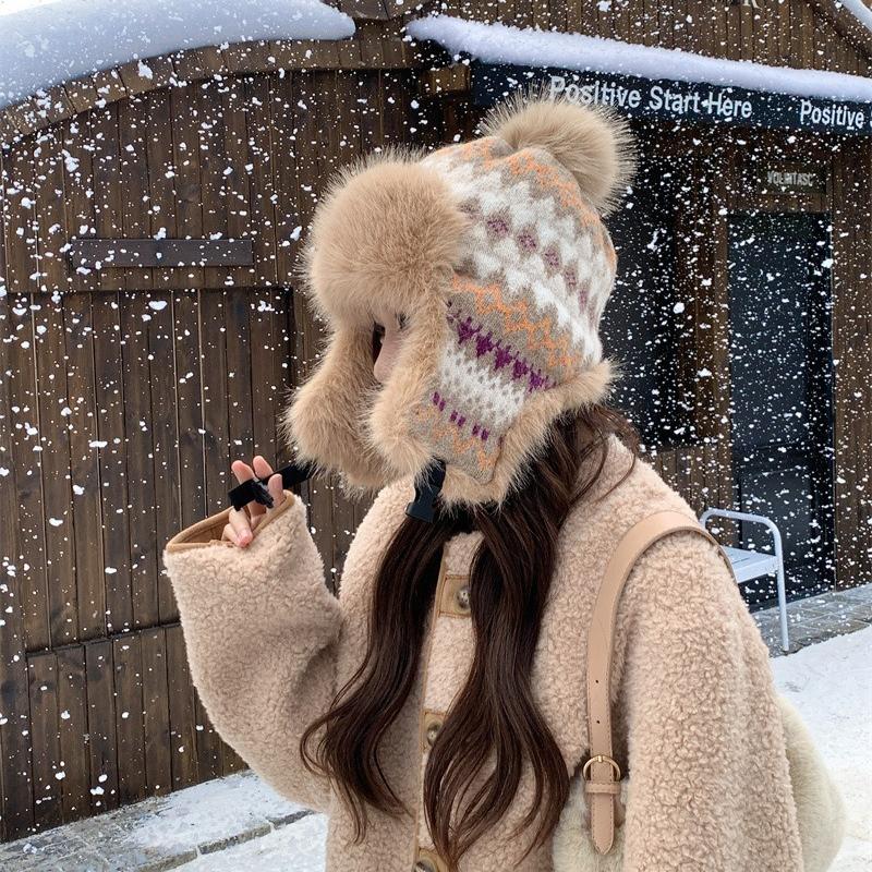 Chapeau d'hiver épais en polaire pour femmes, protection contre le froid et chaleur, protection des oreilles, chapeau en laine avec pompon, style ethnique, couleur, chapeau tricoté