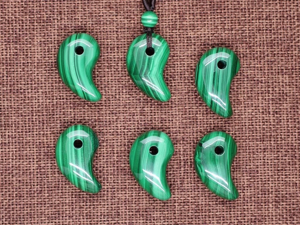 Malachite Amulet Healing Good Luck Charm Magatama Necklace Adjustable Length Men Women [Koai]