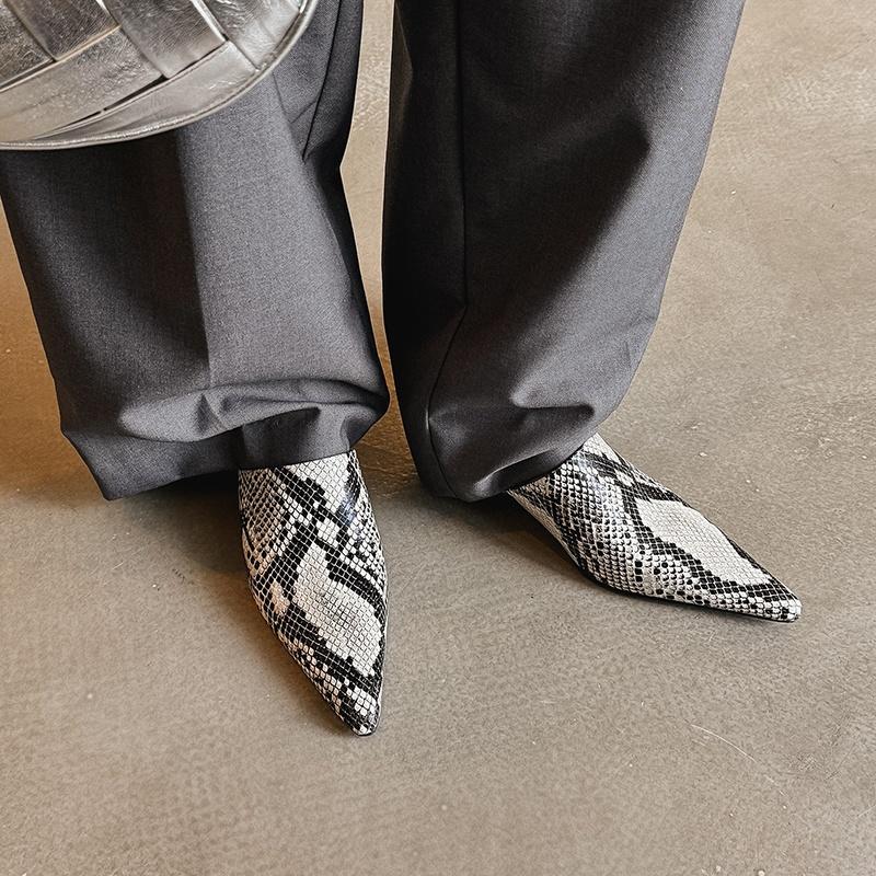 Fashion 2025 New Mueller Slippers Genuine Leather Women Shoes Sexy Pointed Toe Summer Shoes Ladies Snake Pattern Black White Party Shoes