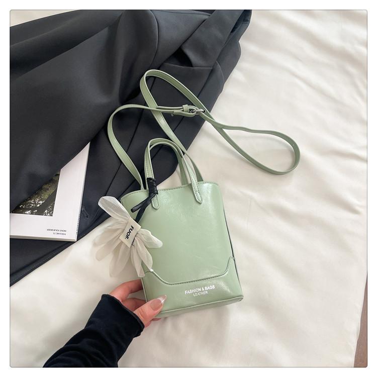 

Fashion personalized handbag texture bucket bag 2025 new casual shoulder commuter messenger bag niche mobile phone bag