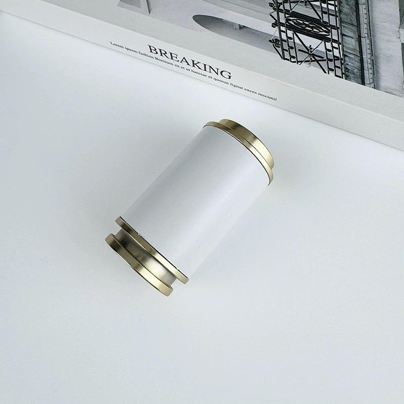 

2 шт. Декоративные наконечники для карниза Римский карниз Заглушка с обеих сторон Аксессуары для штор Украшение для дома Спальня 2PCS белый