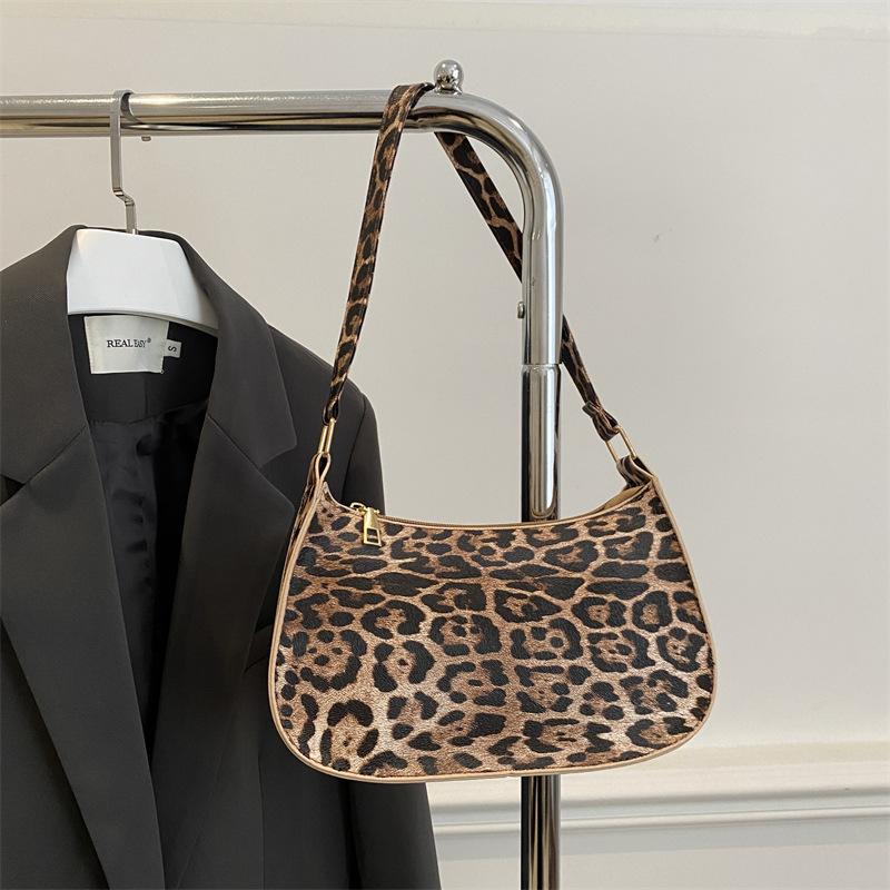 2025 New Women's Bag Leopard Print Baguette Bag Underarm Shoulder Bag Fashion Temperament Soft Leather Messenger Bag Hand Bag
