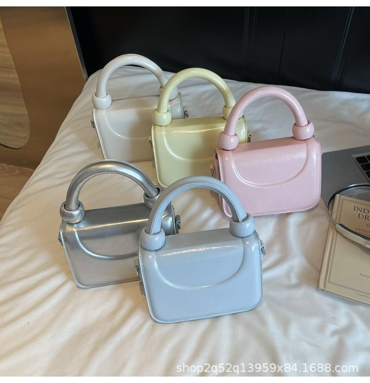 Small bag women's spring new casual trend niche design messenger bag fashionable portable shoulder