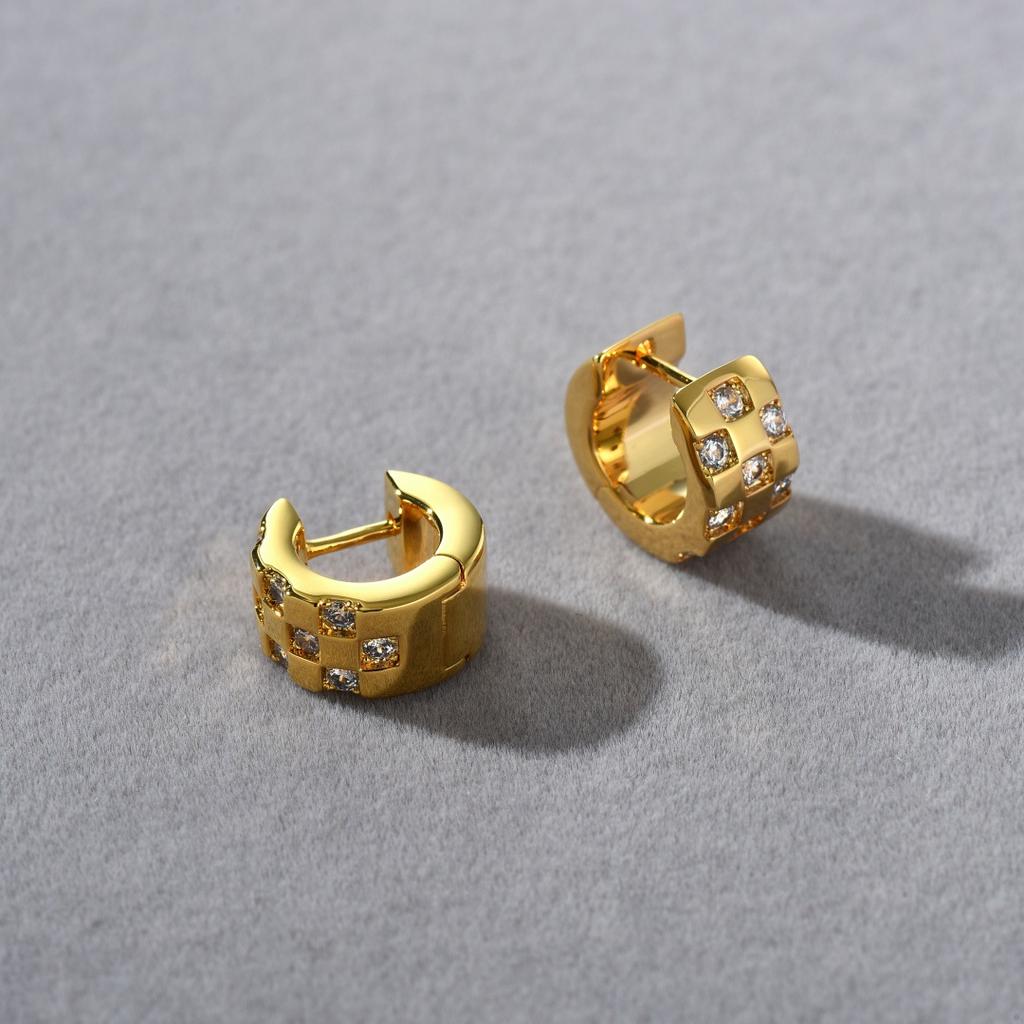 Hip-Hop Stil Premium Metall Messingbeschichtet 18 Karat Echtgold Inlay Zirkon Ohrstecker Ohrringe Nische Leichter Luxus Ohrringe