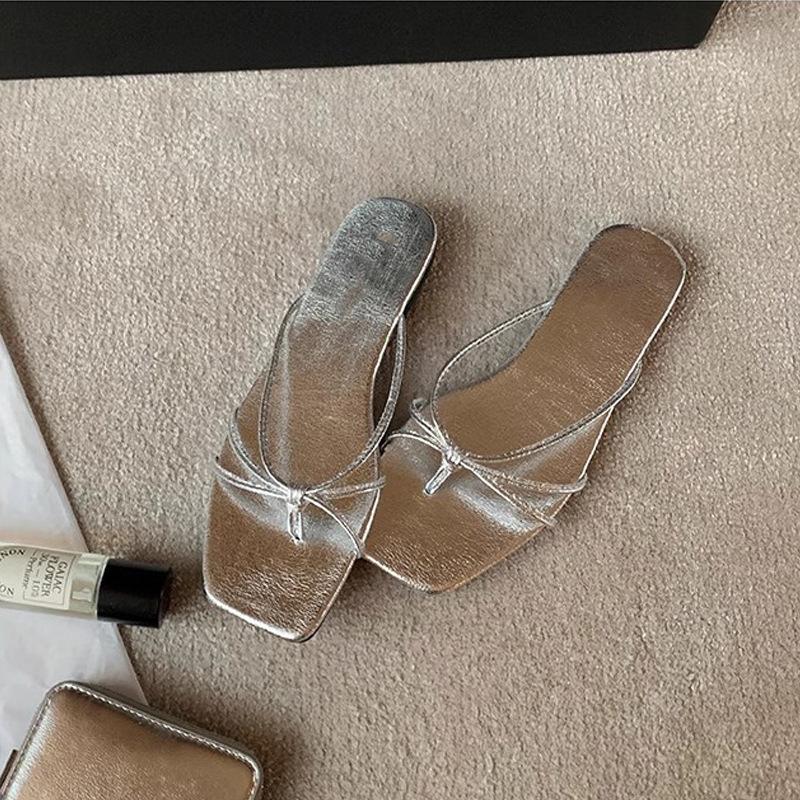 Fashion 2025 Summer New Fashion Cross Tie Hollow Closed Toe Sandals Square Head Heels Lightweight Comfortable Slip On Flat Slippers
