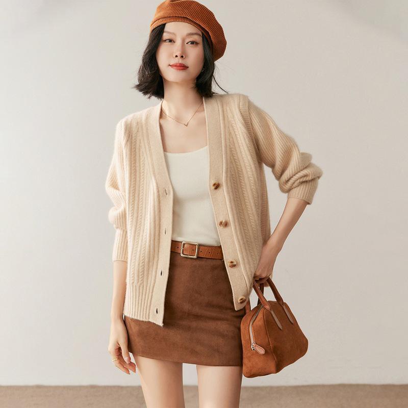 Women's V-Neck Cashmere Cardigan - 2025 Fall/Winter: Ribbed, Gentle, Slimming, Loose-Fit Short Jacket