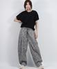 Deumakeu Paisley Side One Tuck Curved Wide Pants Black