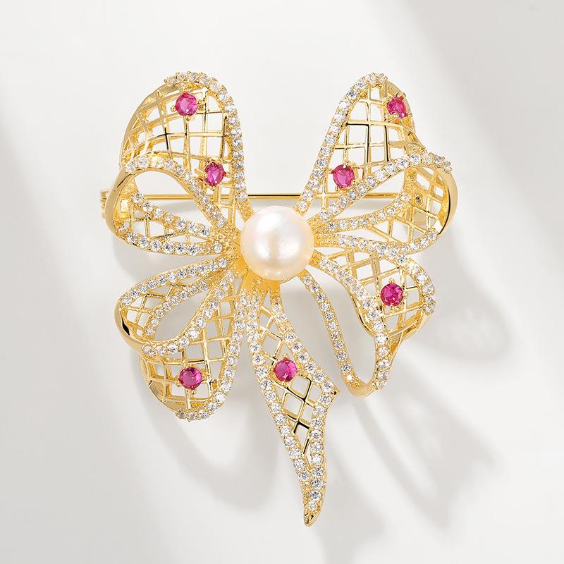 Elegant European-American Hollow Bow Brooch with Freshwater Pearl
