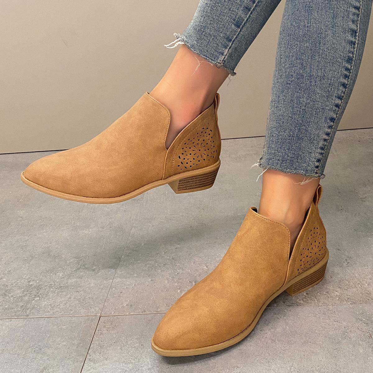 

New 2025 pointed autumn and winter 3-5CM snake pattern short boots European and American thick heel European and American style large size sleeve thin 43 світло-коричневого кольору