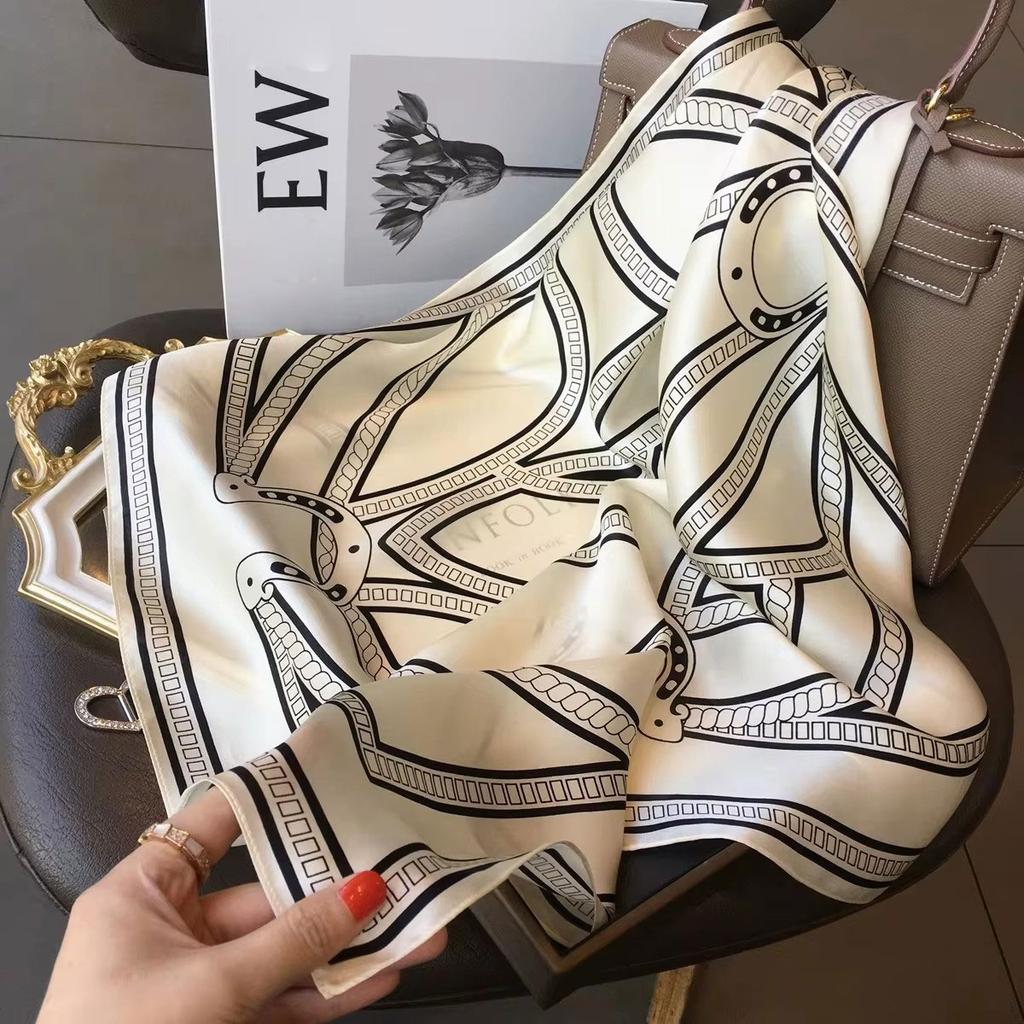 Bandanas Quadratisch 100% Seide Schal Damen Mädchen Stirnband Accessoires Taschentuch Halstuch Haarschal Modedruck Halstücher