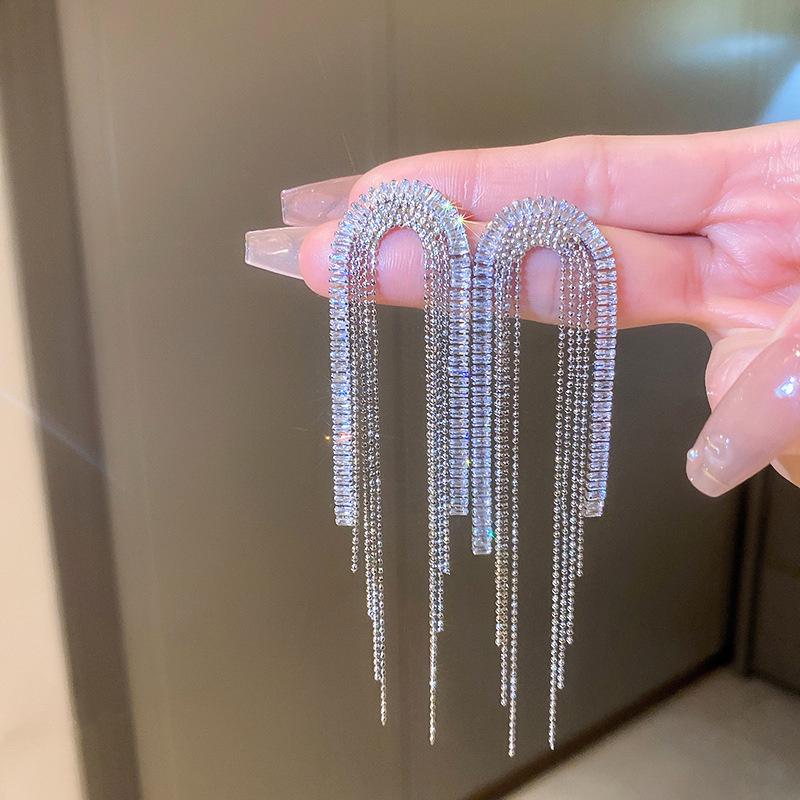 S925 Silver Needle Rhinestone Tassel Earrings - Exquisite Long Claw Chain with Colored Diamonds, European & American Style