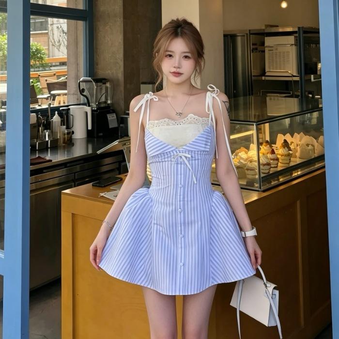 2026 summer sweet blue striped lace splicing suspender dress women's new pure waist and thin skirt