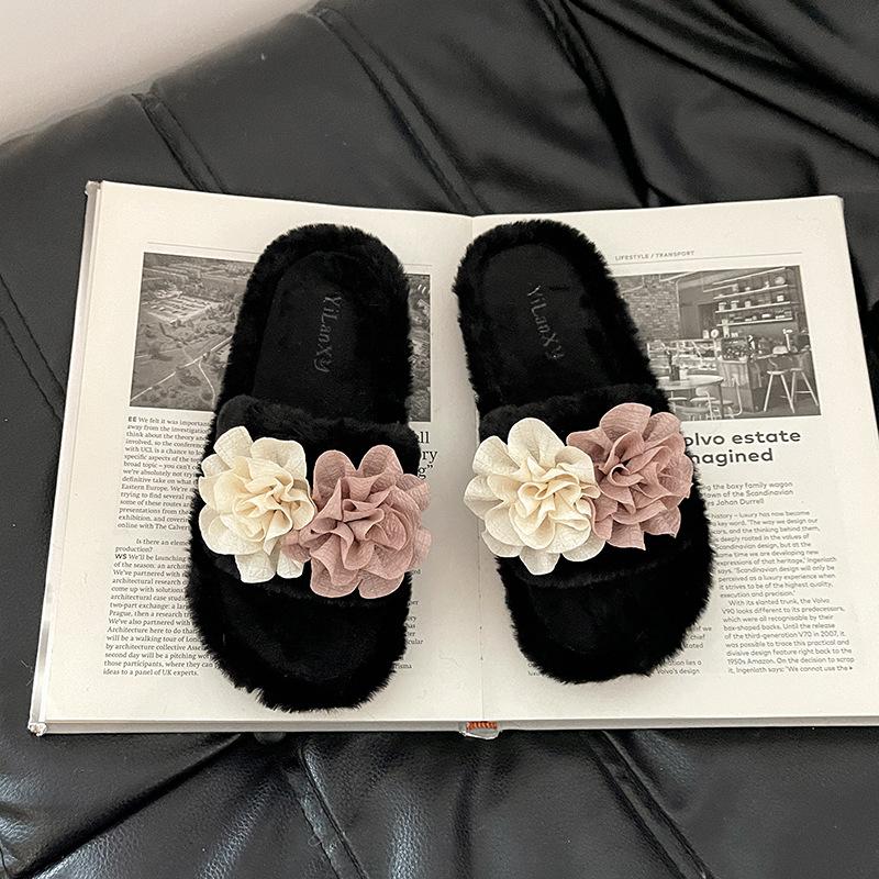 Design Sense Flower Plush Girl One-word Drag Autumn and Winter Fairy Retro Style Fashion Outer Wear Casual Style Mori Slippers