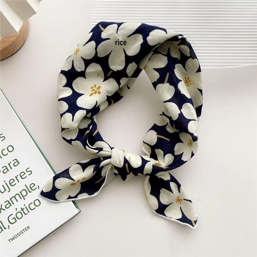 Retro Green Floral Small Silk Scarf - Korean Style Women's Versatile Autumn/Spring Accessory, Thin Square for Neck or Headband