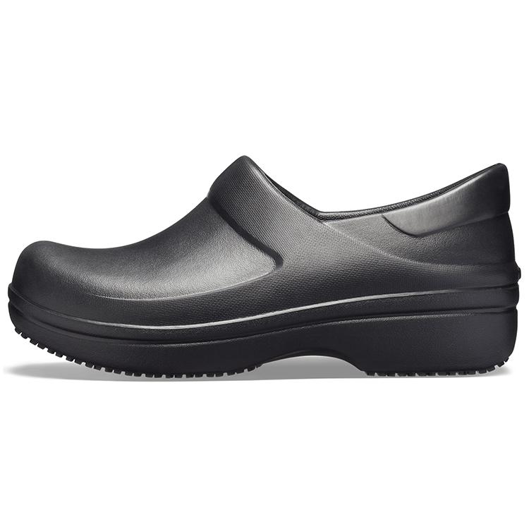 

Crocs Closed Toe Slippers Women s 205384-001 36-37