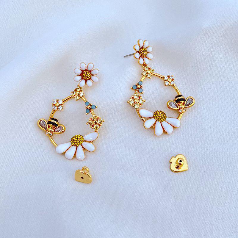 2023 Autumn Daisy & Bee Elegant Dangle Earrings