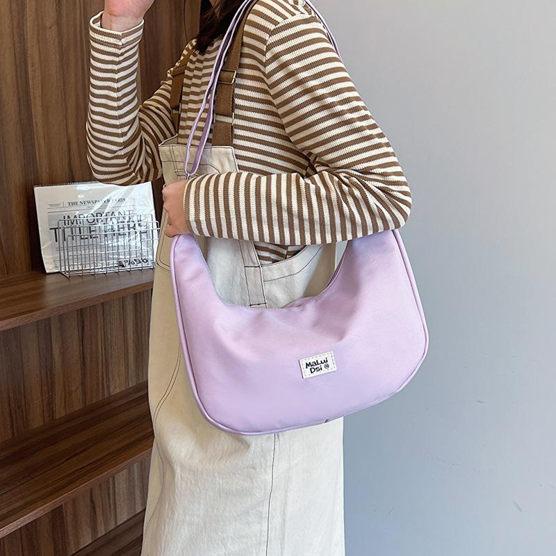 Solid Color Foreign Style Small Fresh Casual Women's Bag 2024 Spring New Shoulder Messenger Bag Simple Dumpling Bag Women's Bag