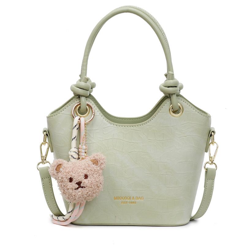 New Portable Women's Fashion Versatile Commuter Shoulder Messenger Bag