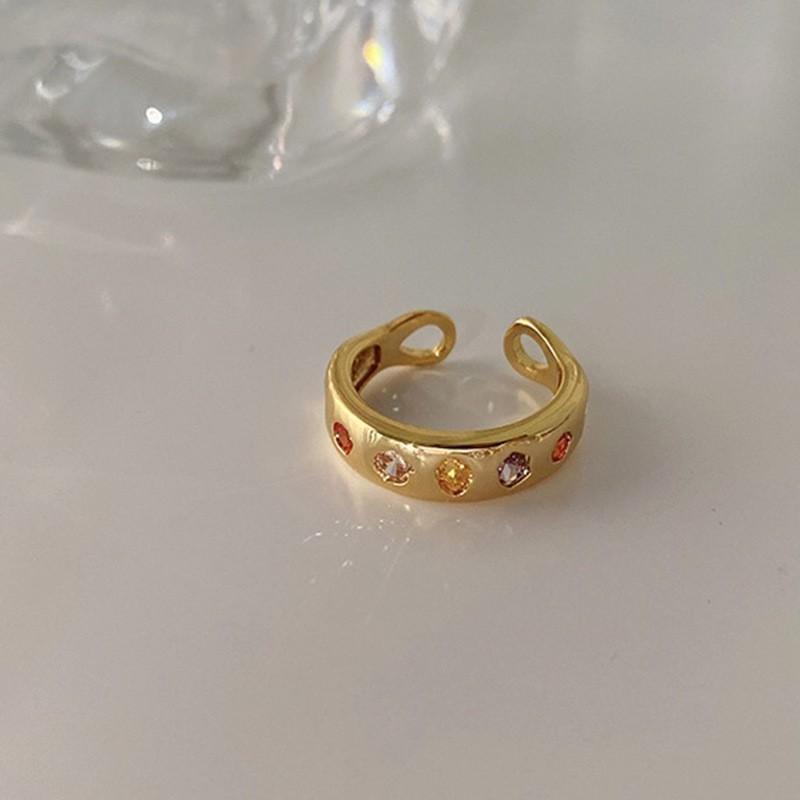 Copper Contemporary Vintage Ring For Women With Luxurious Gold Finish And Dazzling Geometric Diamond Detailing