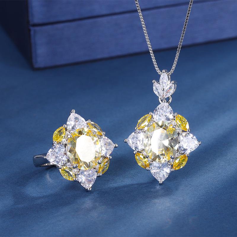 Merry Line Retro Simulation Yellow Diamond Pendant Necklace Ring Creative Women'S Model