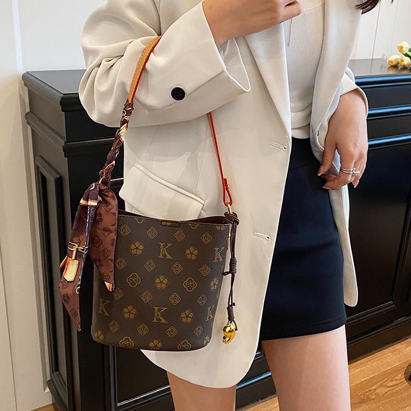 2025 Retro Print Large Capacity Crossbody Bucket Handbag