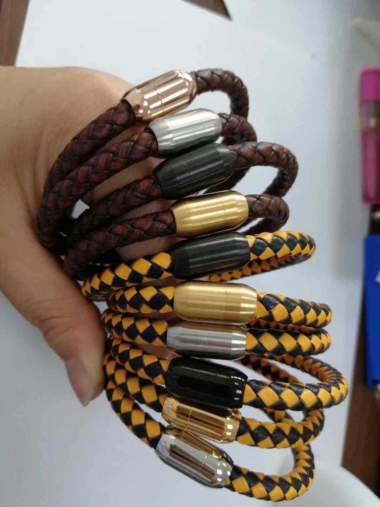 Stainless Steel Magnetic Clasp Leather Bracelet with 6mm Inner Diameter