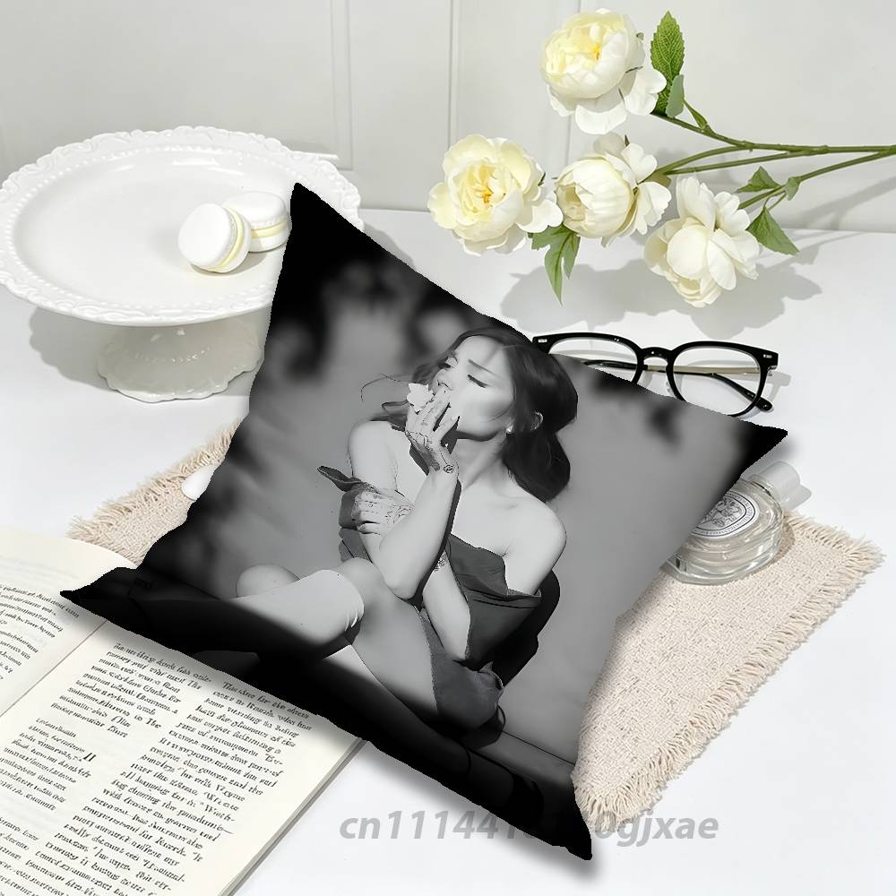 For Singer AAriana Petal GGrande Pillow Case For Home Bedroom Car Office Decoration Living Room Sofa Cushion Cover Suitable