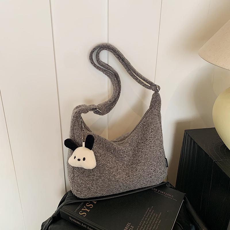 

Корейская версия ins Сумка-тоут Lazy Wind Женская 2025 Новая модная шерстяная большая вместимость Дорожная сумка через плечо для покупок With pendant серый
