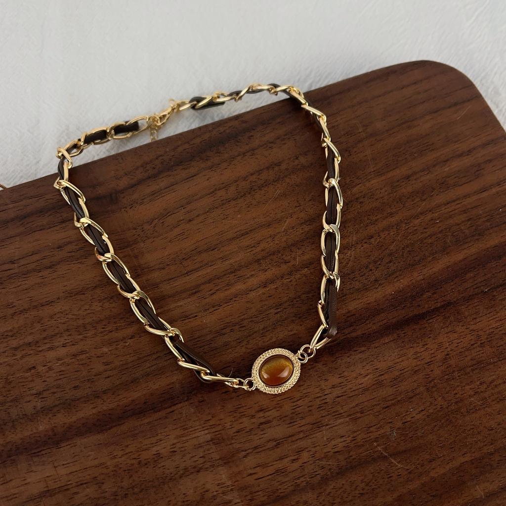 Retro temperament Maillard tiger's eye stone double-layer stacked necklace women's light luxury niche cold wind high-end sweater chain