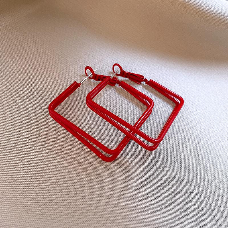 Silver Needle Red Drip Geometric Ear Cuffs - Retro Light Luxury Earrings for Women, Autumn/Winter Collection